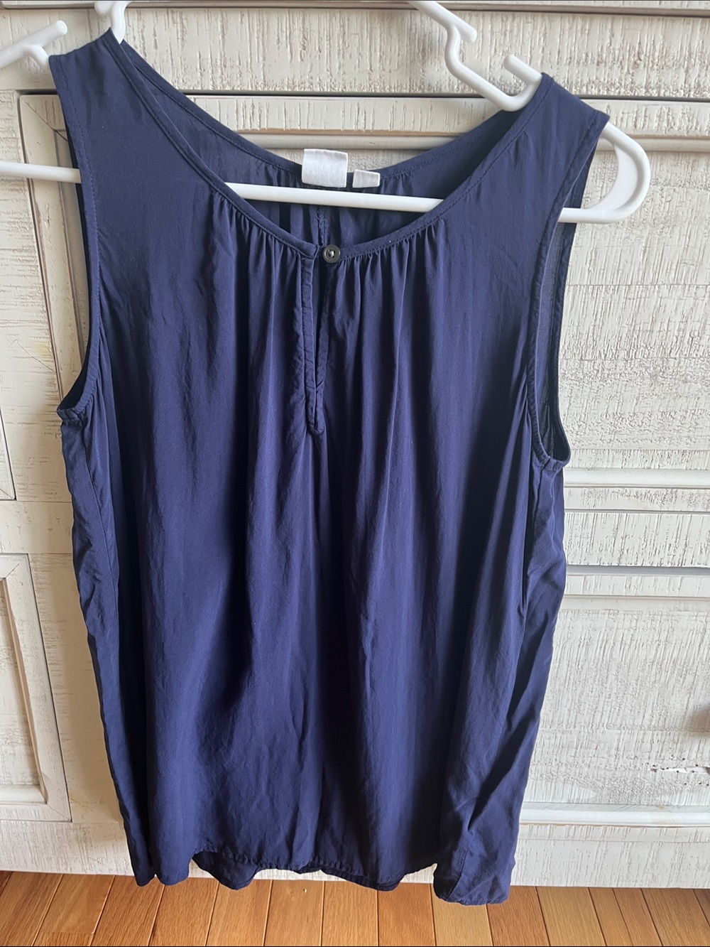 Gap navy blue sleeveless top